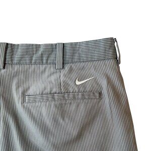 Nike Golf Shorts Mens Size 32 Lightweight Stretch Gray Striped Chino